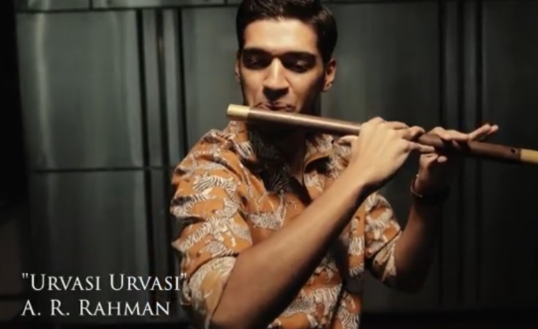 Amazing - Chef Plays Rahman's Urvasi Song on a Chocolate flute