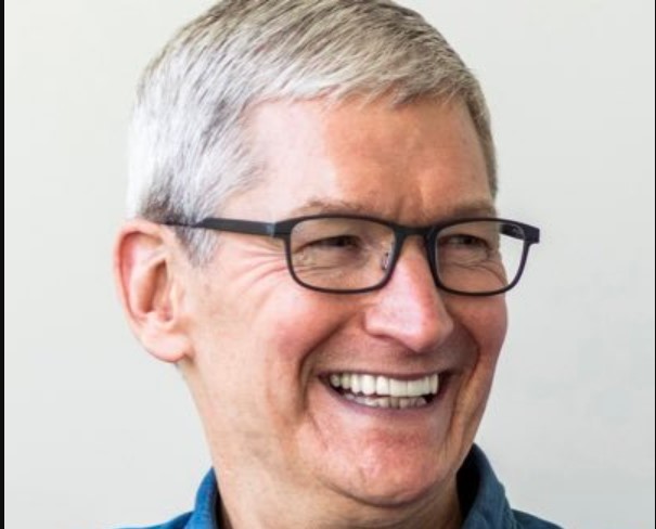 Apple CEO Tim Cook Gets Richer by $355 Million