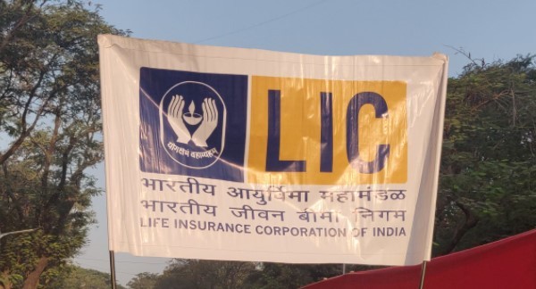 LIC Employees Banned from Talking in Public about IPO