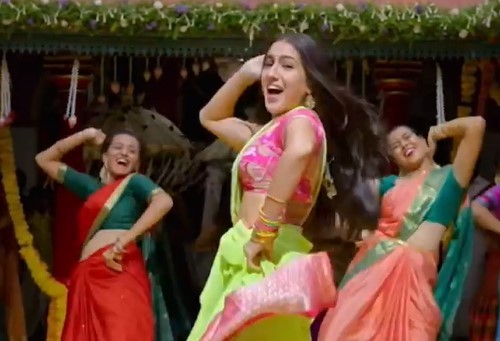 'Atrangi Re' 'Chaka Chak', Song is Grooving Big Time on Social media