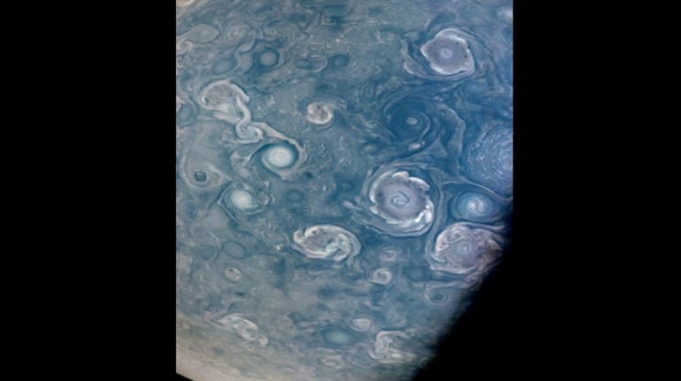 NASA publishes a photo of powerful storms close to Jupiter