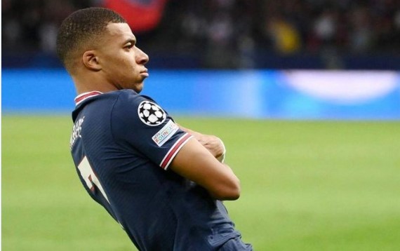 Kylian Mbappe astonished, denies about rumours of exit from PSG